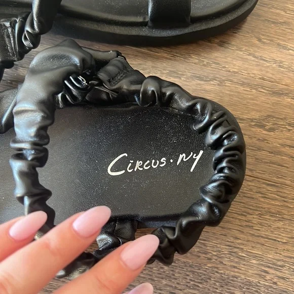 Sandals - Picture 4 of 4